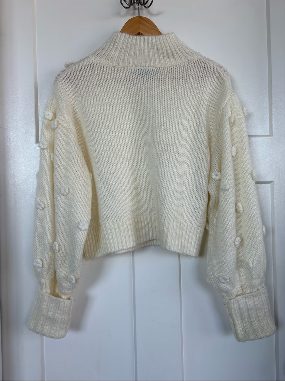 Farm Rio Cream Handmade Flowers TurtleNeck Sweater w/ Appliqué Puff Sleeves S:M - Picture 9 of 12